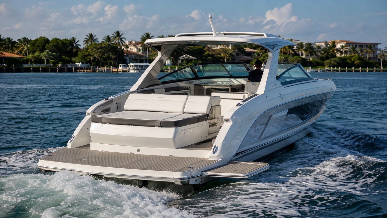 sea ray slx 400 rear quarter running 03