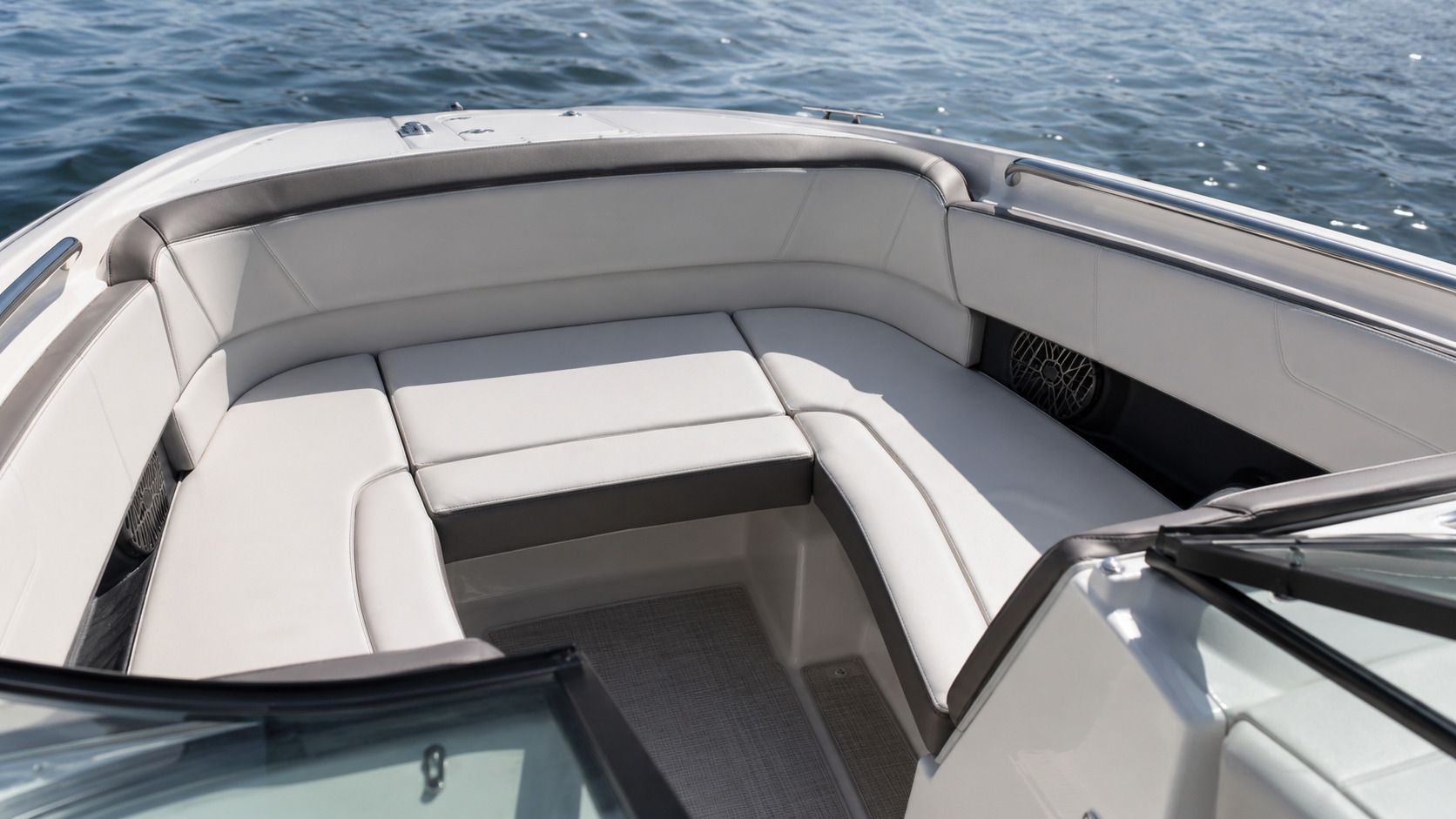 sea ray sport bow seating 15