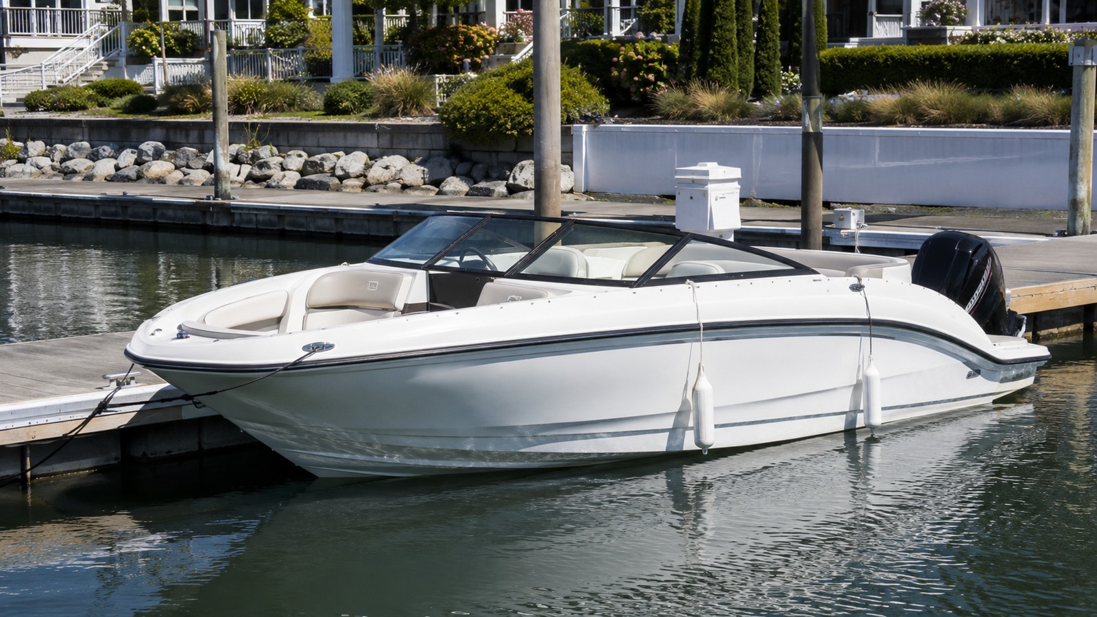 sea ray spx 190 outboard dockside profile 06