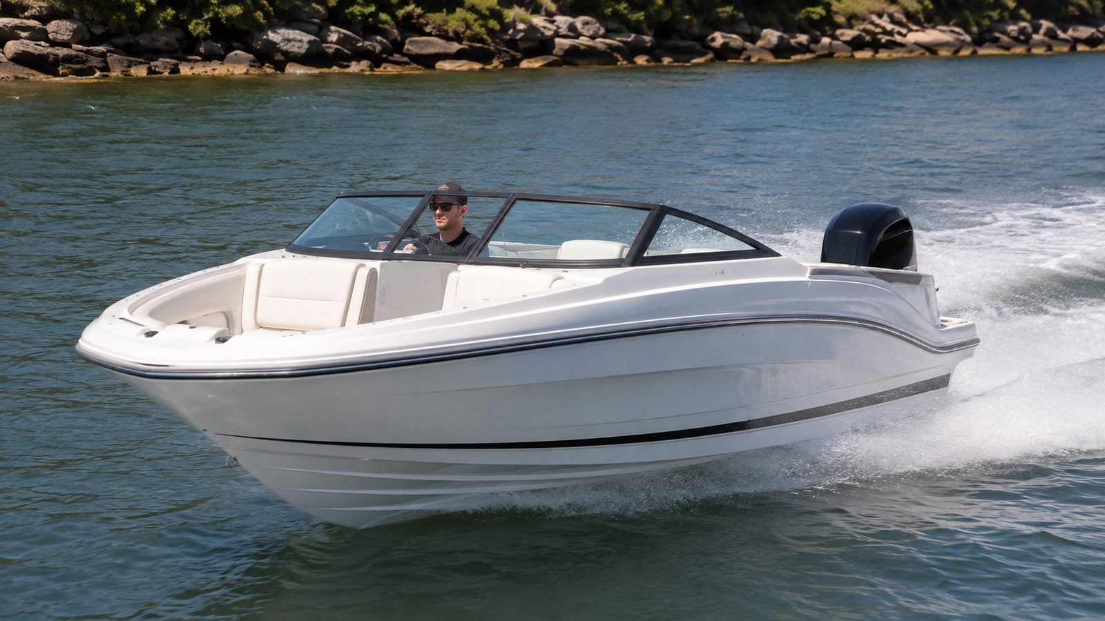 sea ray spx 190 outboard front quarter running 02