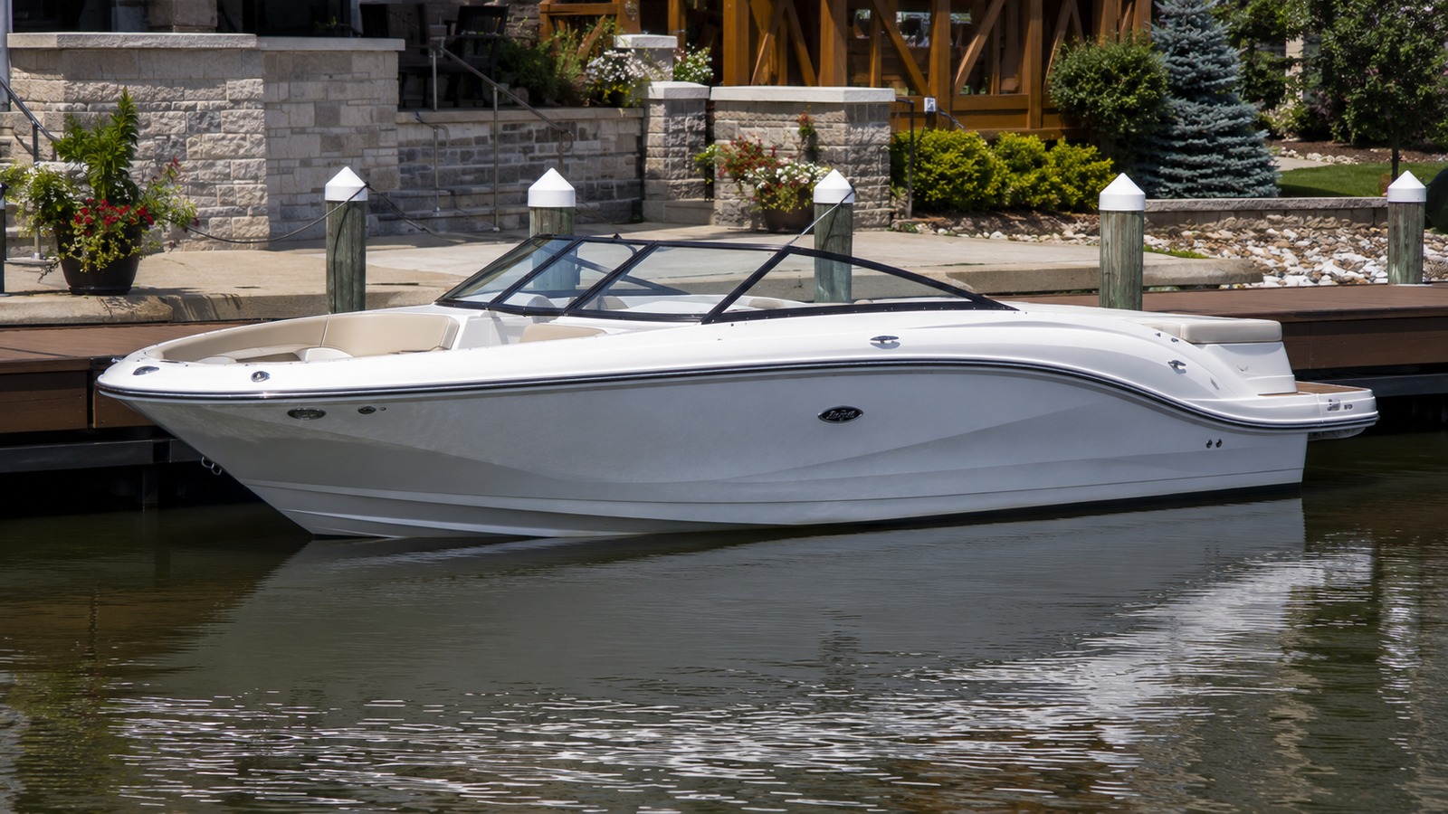 sea ray spx 210 dockside profile 06