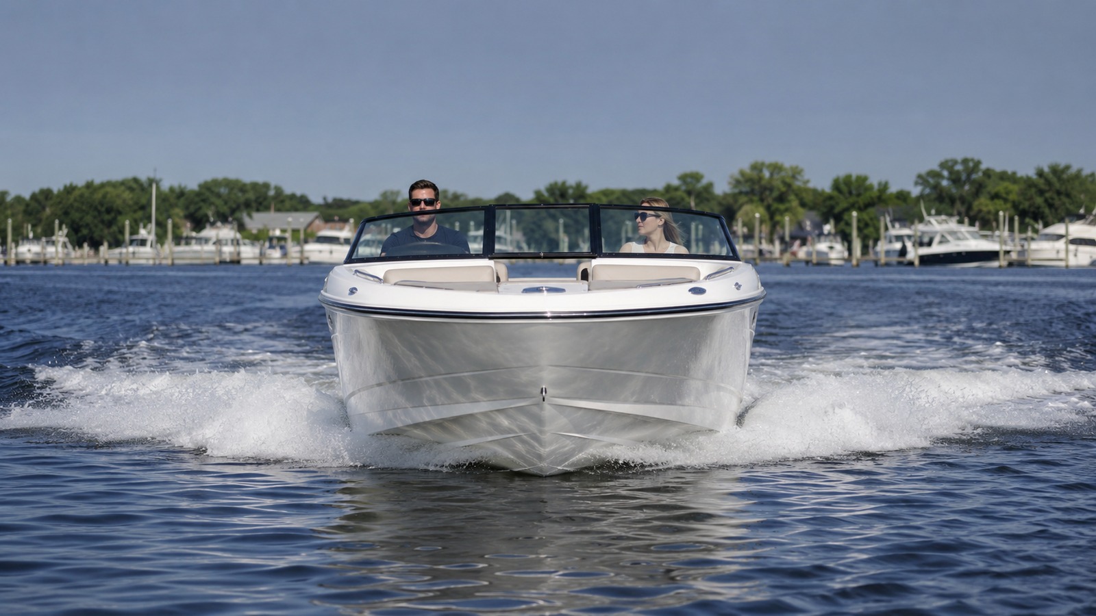 sea ray spx 210 outboard bow on cruising 05