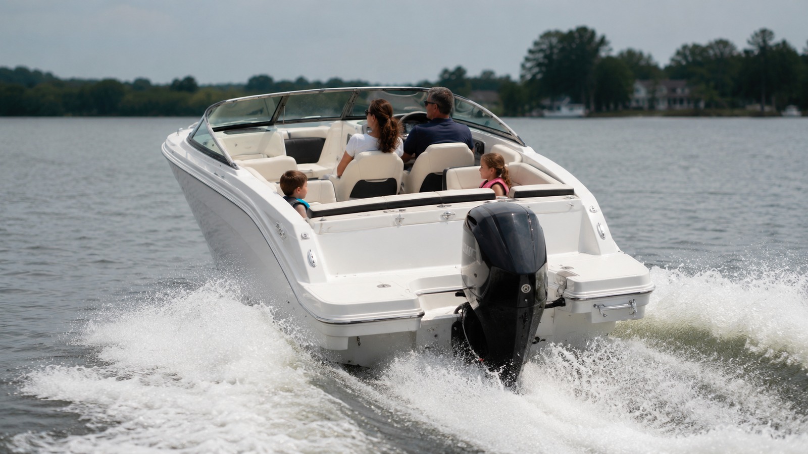 sea ray spx 210 outboard rear quarter running 03