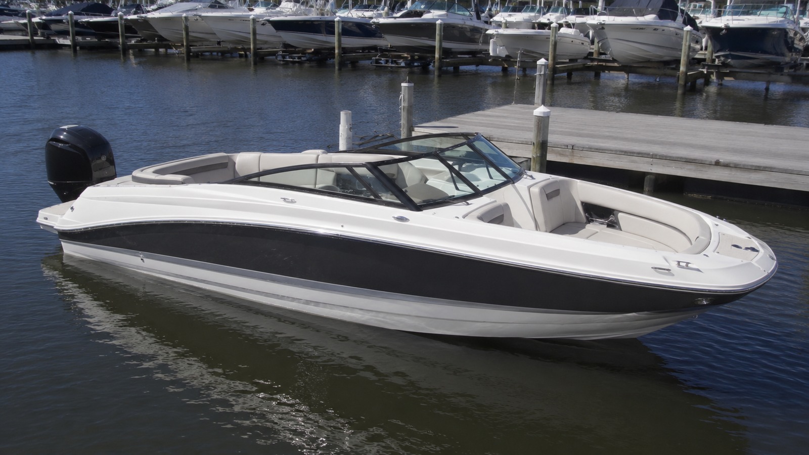 sea ray spx 230 outboard elevated exterior 08