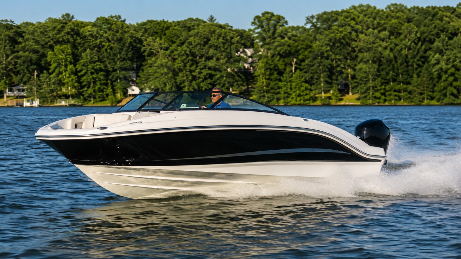 sea ray spx 230 outboard front quarter running 02
