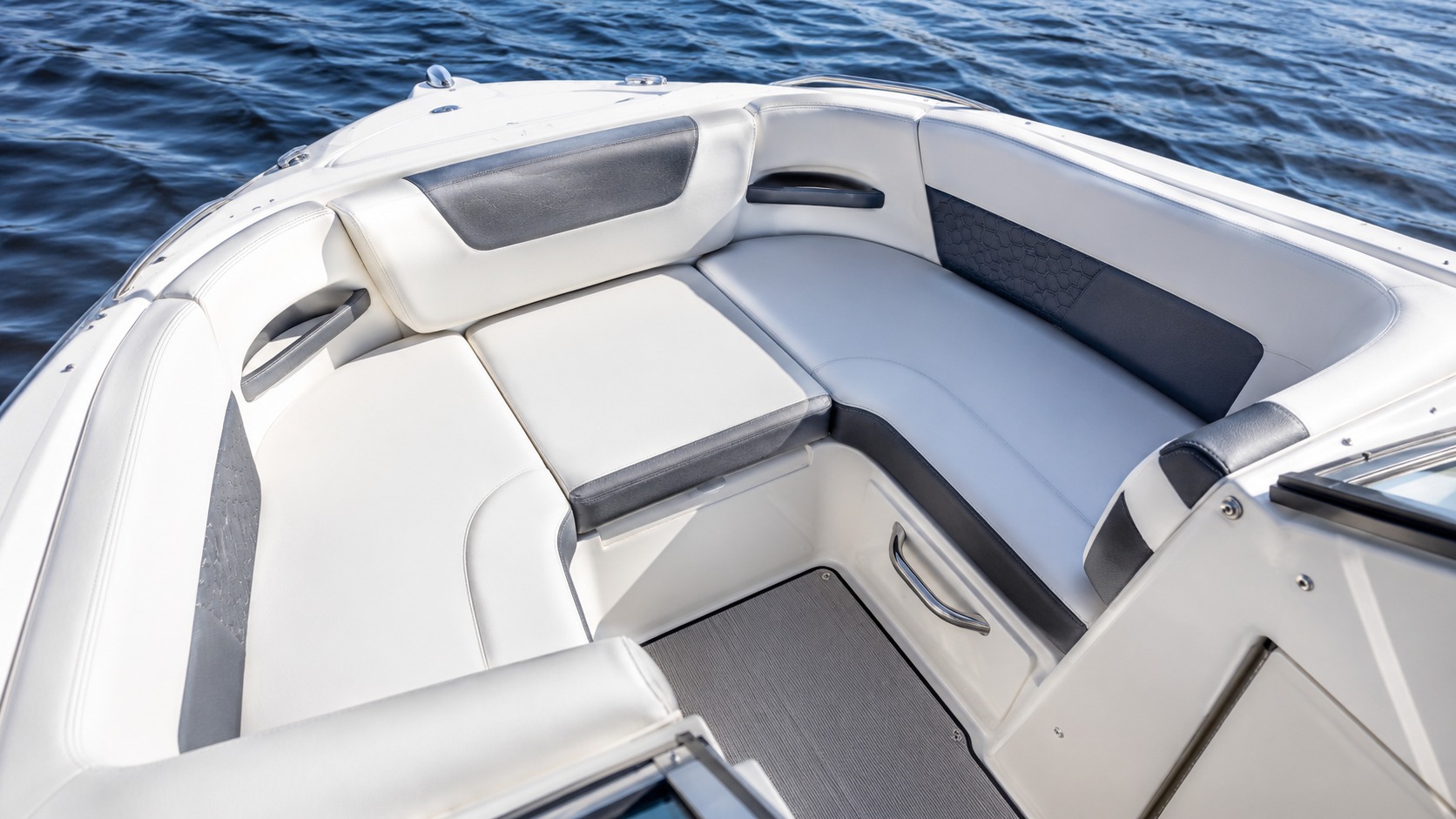 sea ray spx bow seating 15