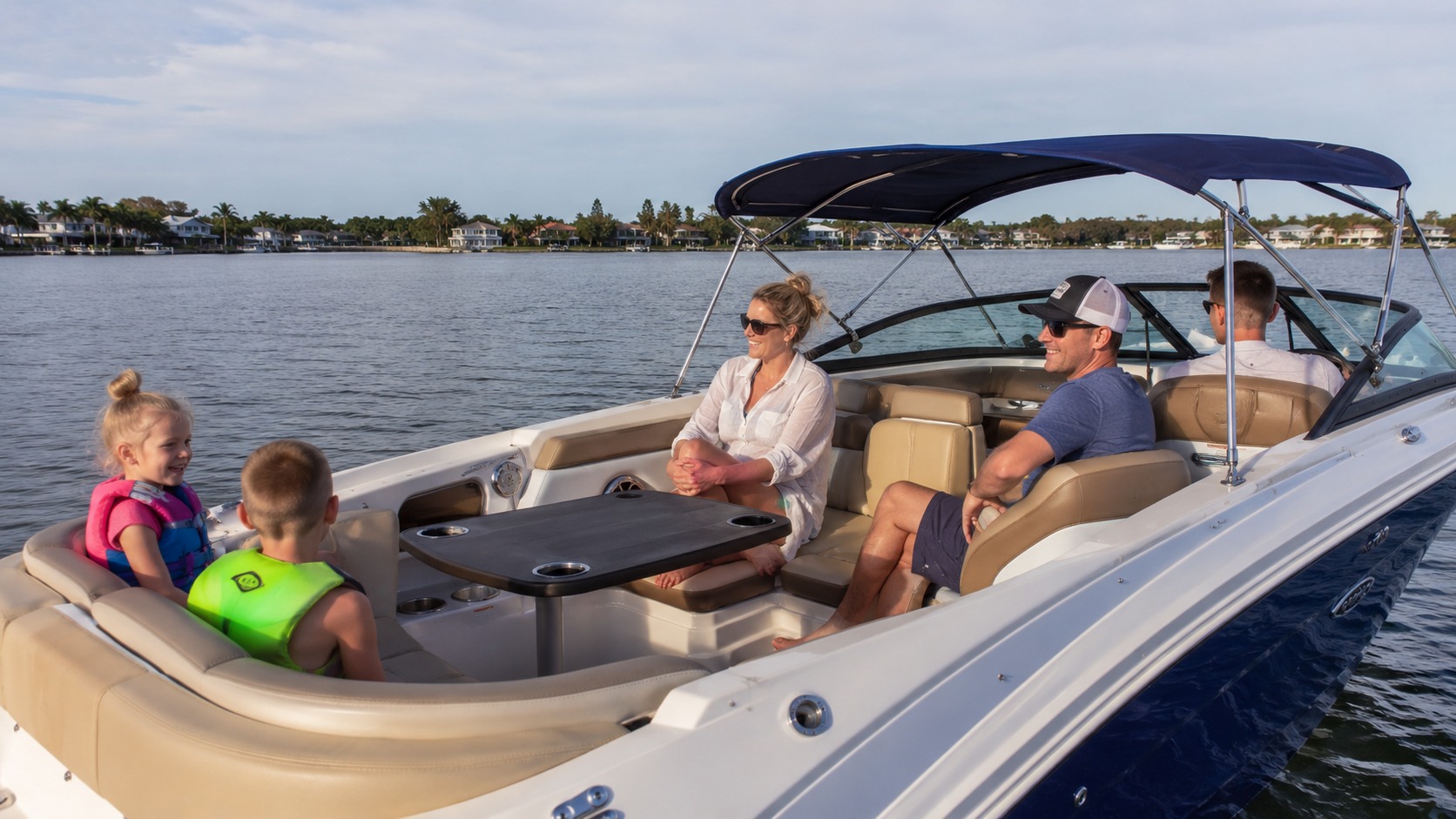 sea ray spx family cruising 09