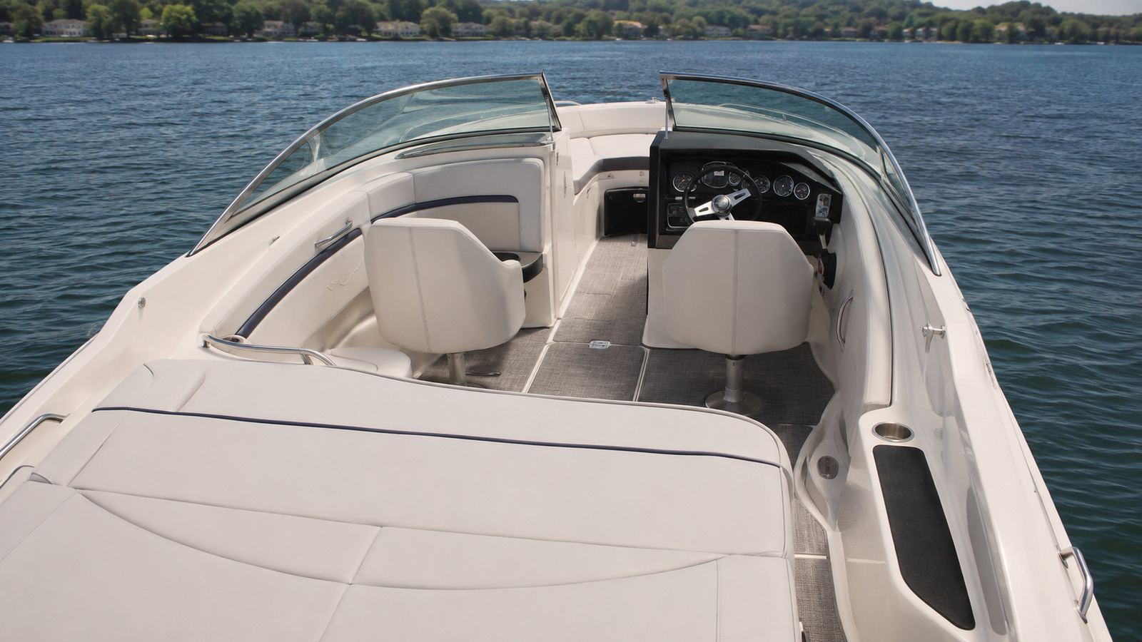 sea ray sun sport 230 cockpit wide 08