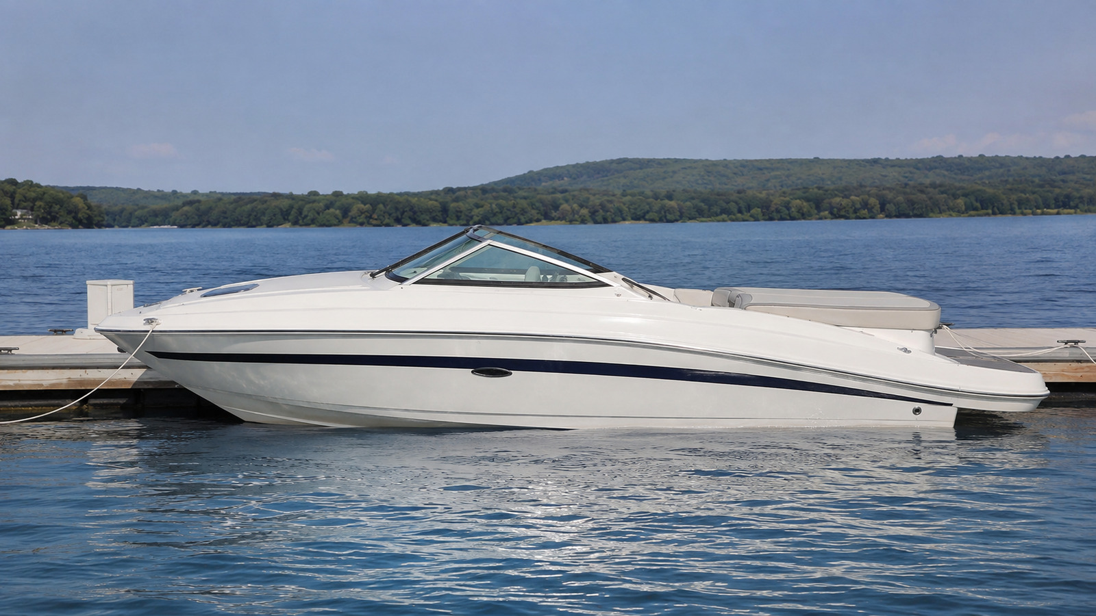 sea ray sun sport 230 dockside profile 05