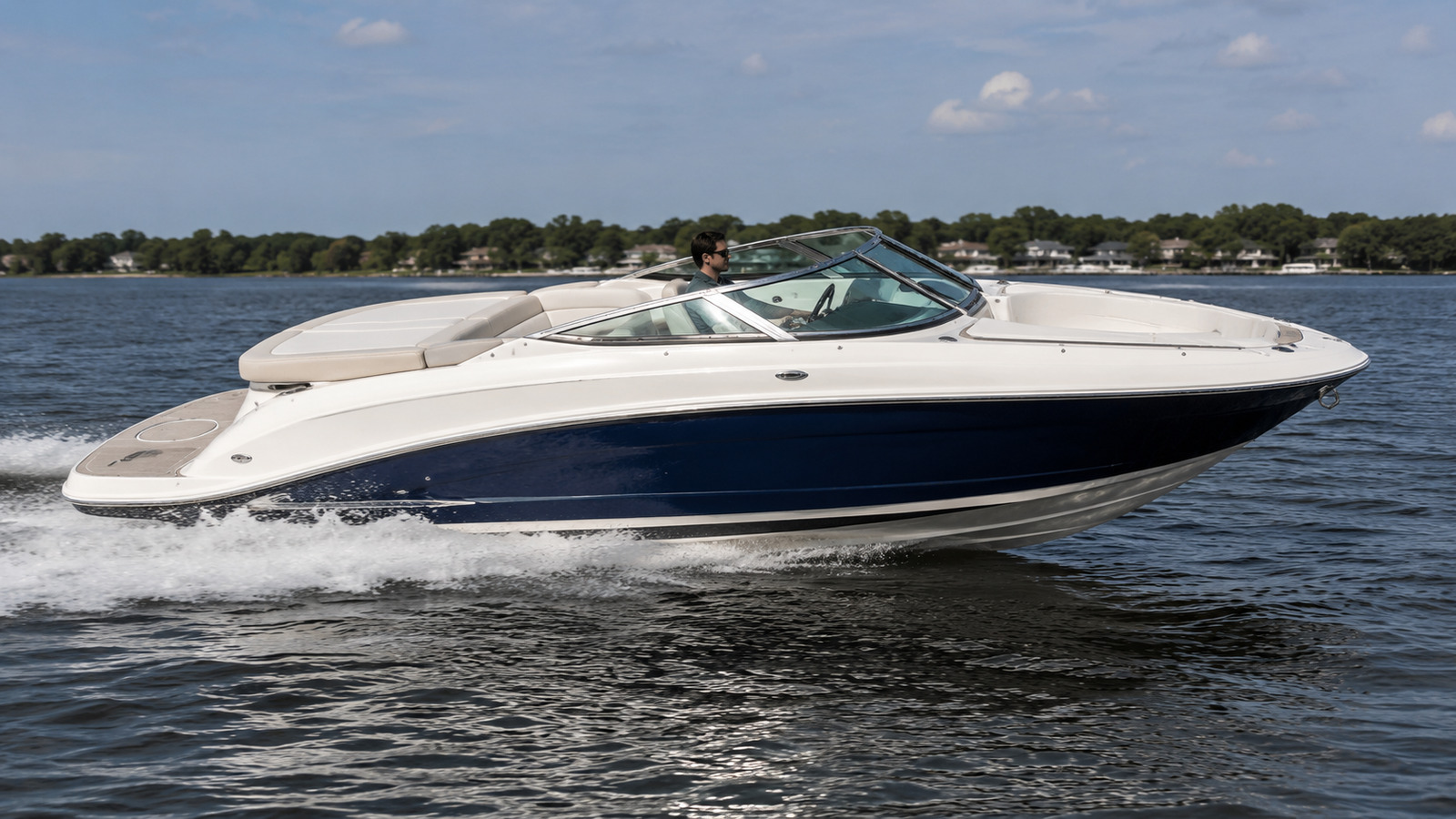 sea ray sun sport 250 full profile running 04