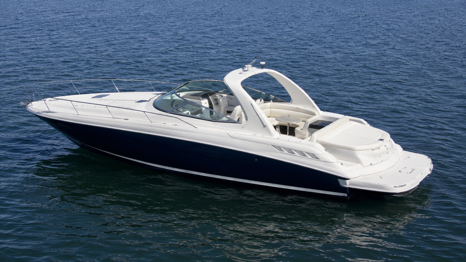 sea ray sun sport 310 elevated exterior 06