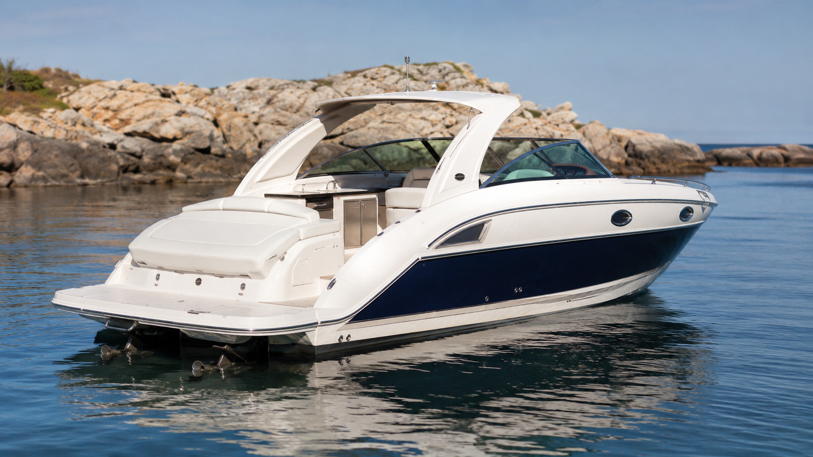 sea ray sun sport 310 premium exterior hero 25