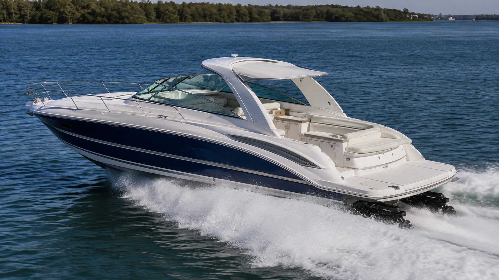 sea ray sun sport 320 front quarter running 02