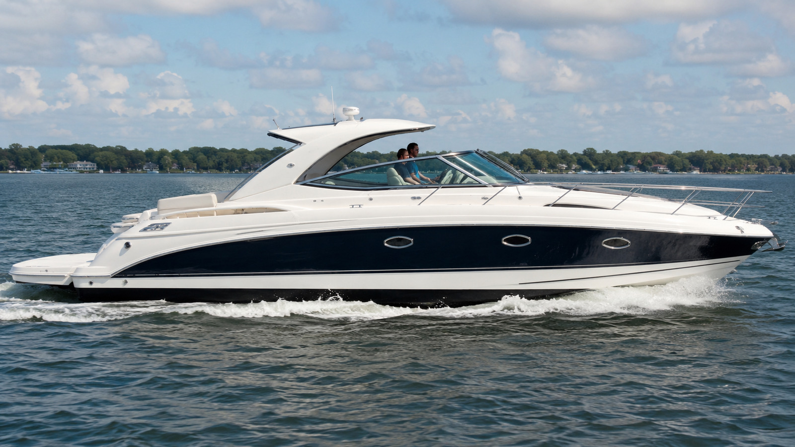 sea ray sun sport 320 full profile running 04