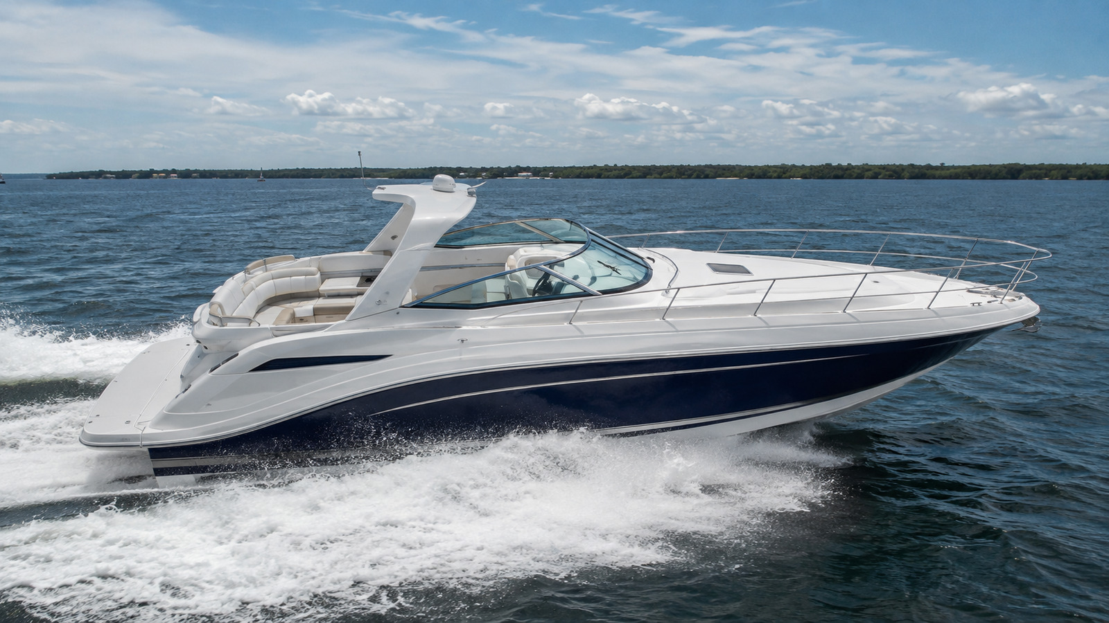 sea ray sun sport 350 front quarter running 02