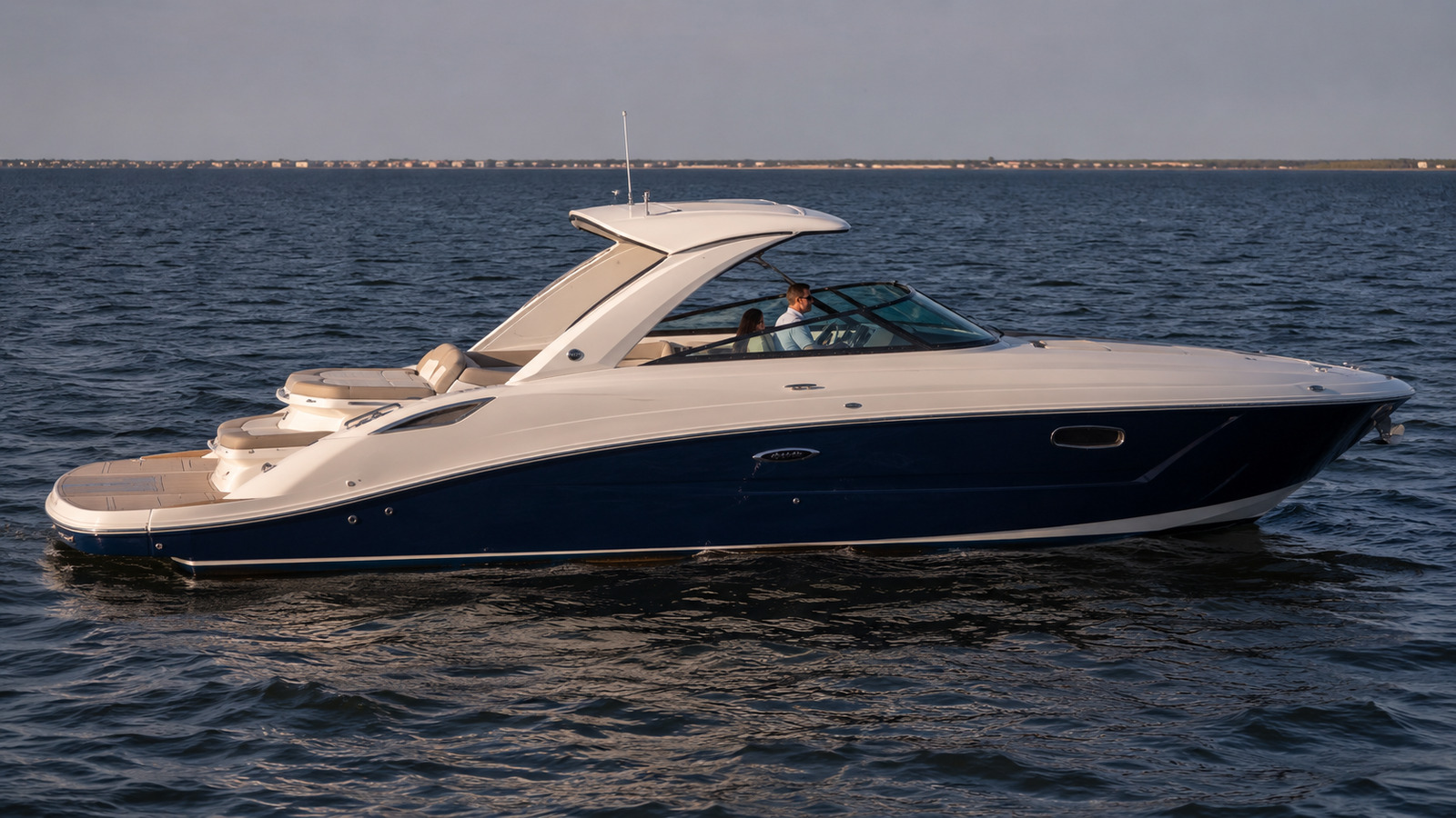 sea ray sun sport 350 full profile running 04