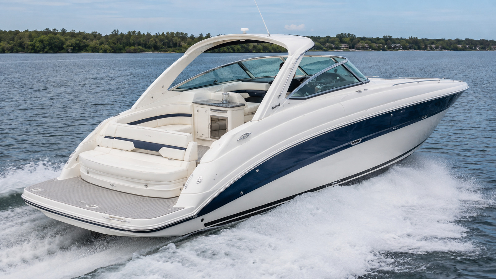 sea ray sun sport 350 rear quarter running 03