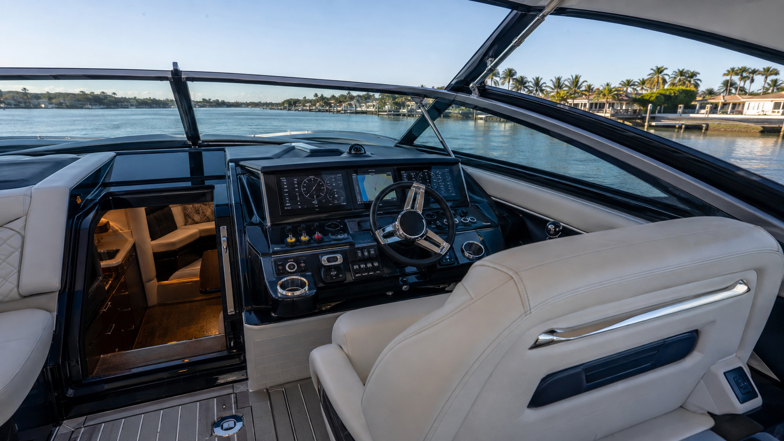 sea ray sun sport 400 helm detail 09