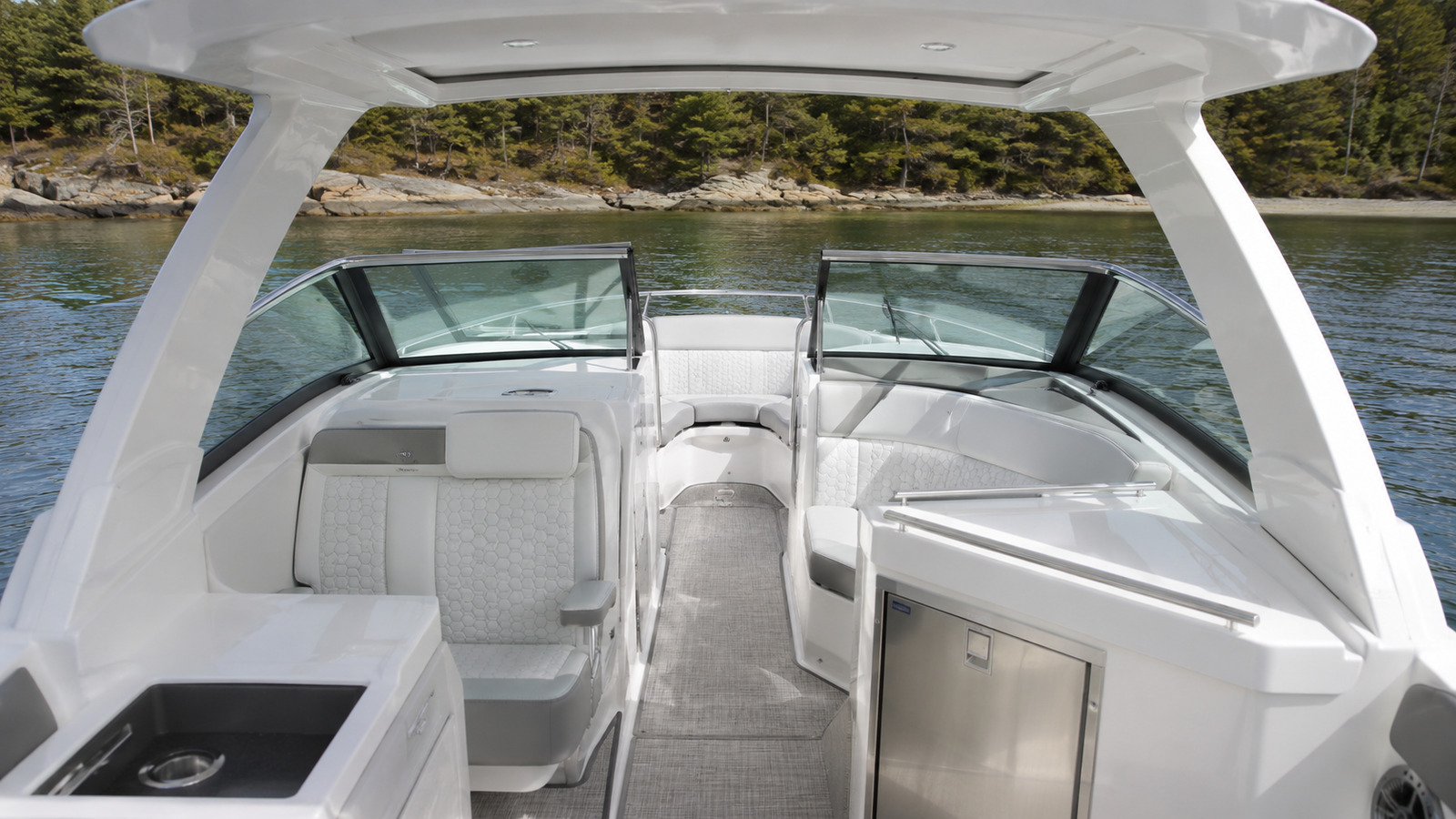 sea ray sundancer 320 outboard bow lounge 10