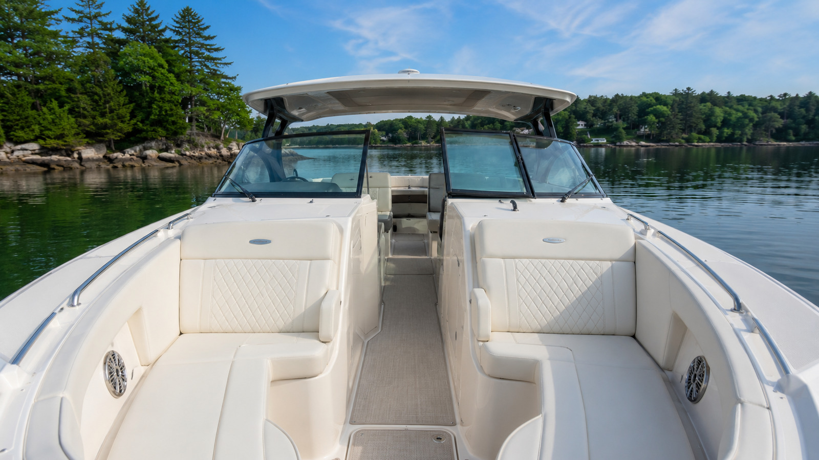 sea ray sundancer 370 bow lounge 10