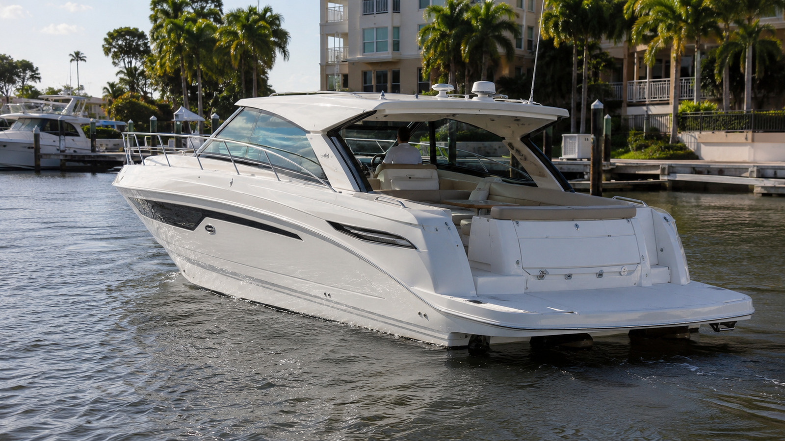 sea ray sundancer 370 marina arrival 06