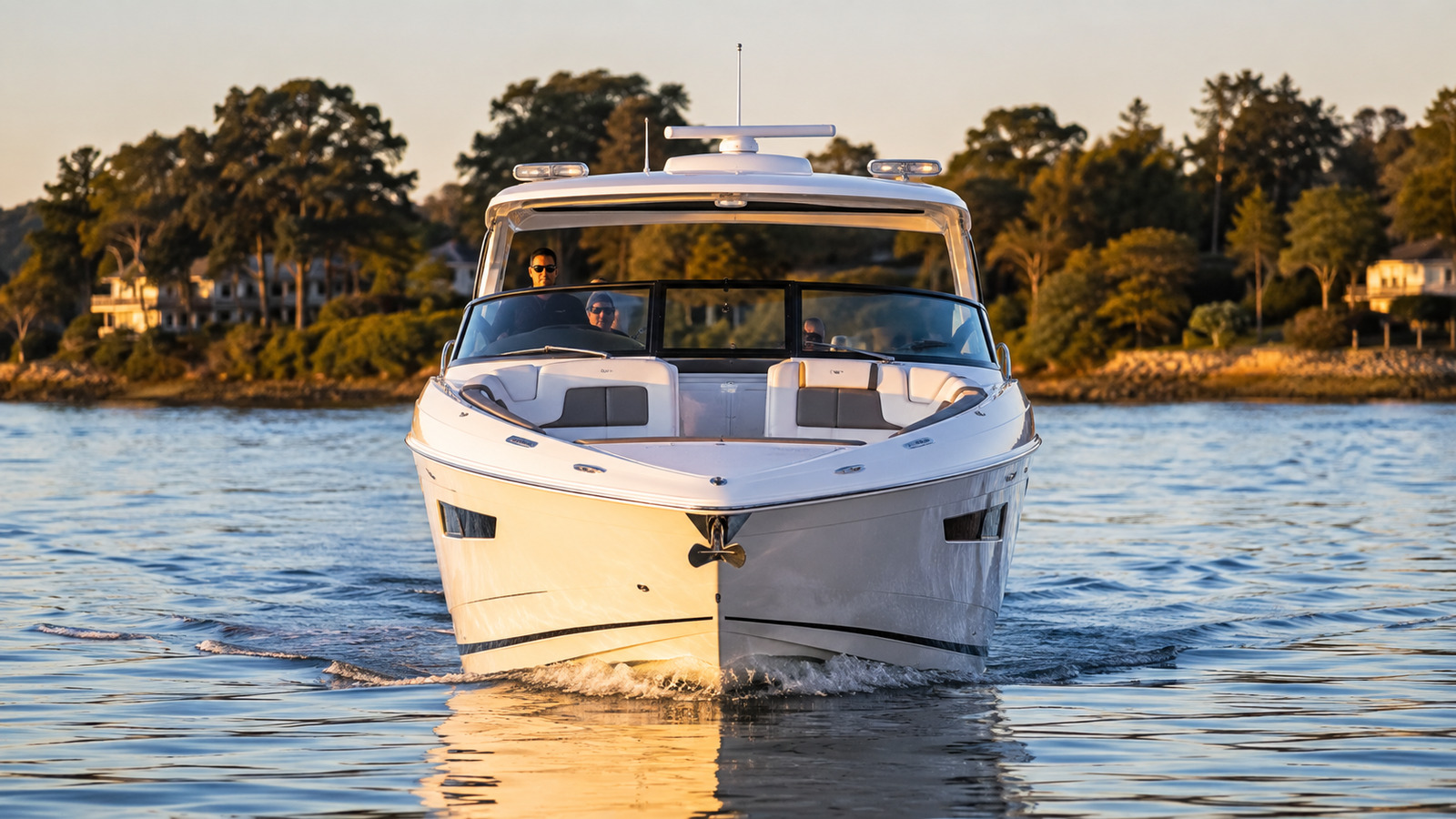 sea ray sundancer 370 outboard bow on cruising 05