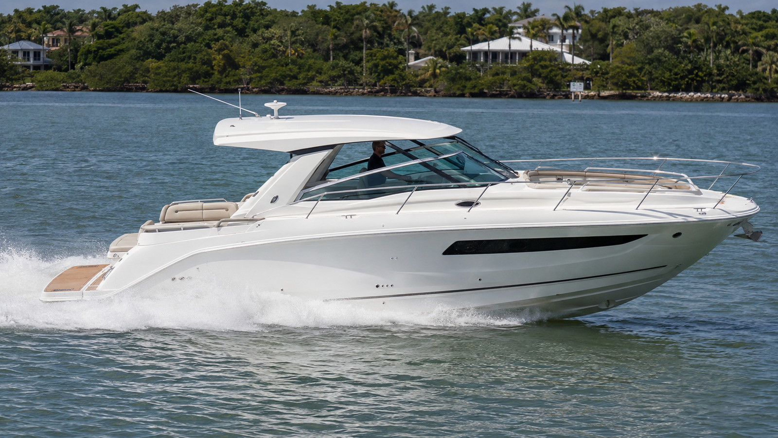 sea ray sundancer 370 side profile running 04