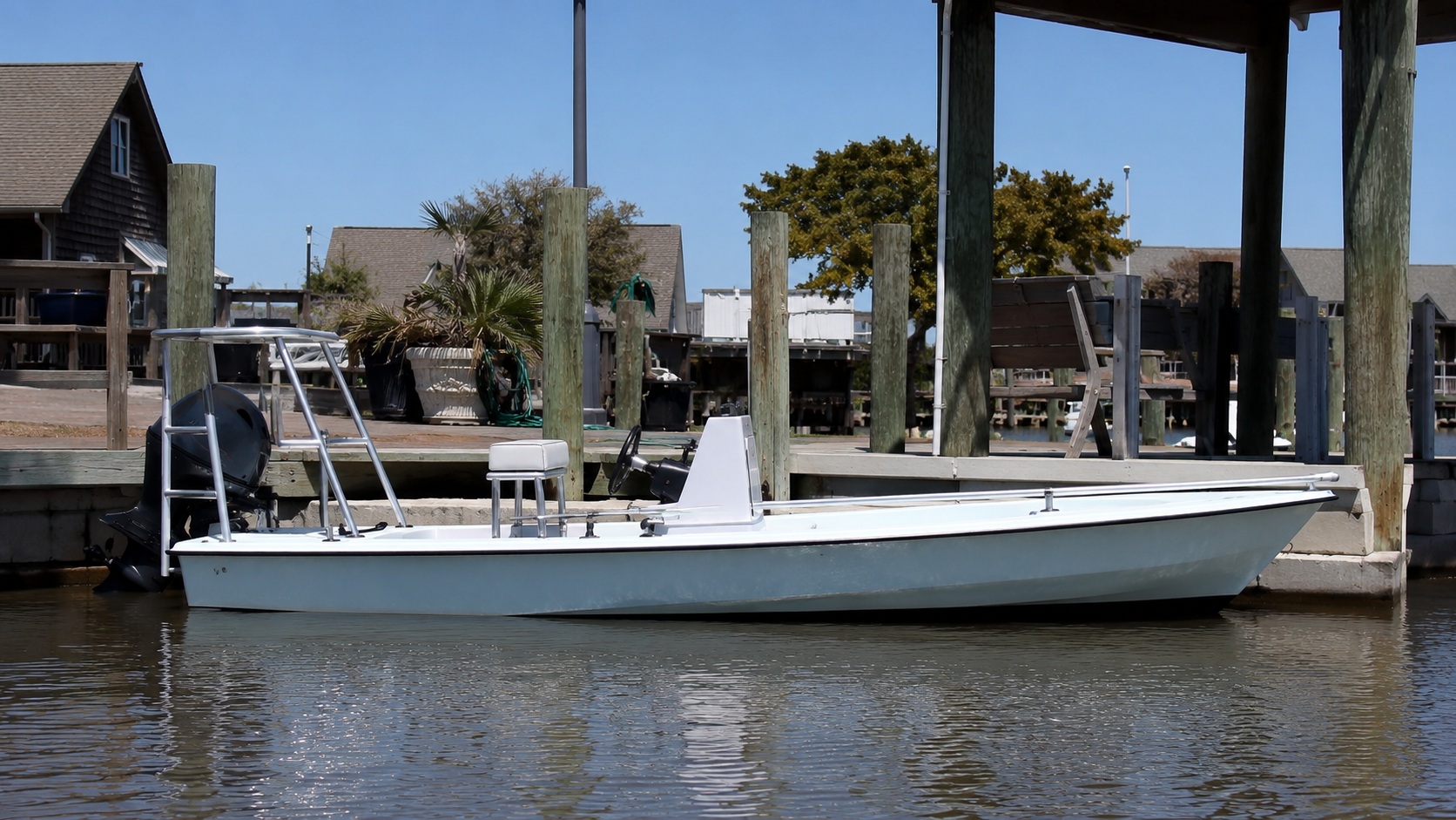 hewes redfisher skiff marina 06.jpg