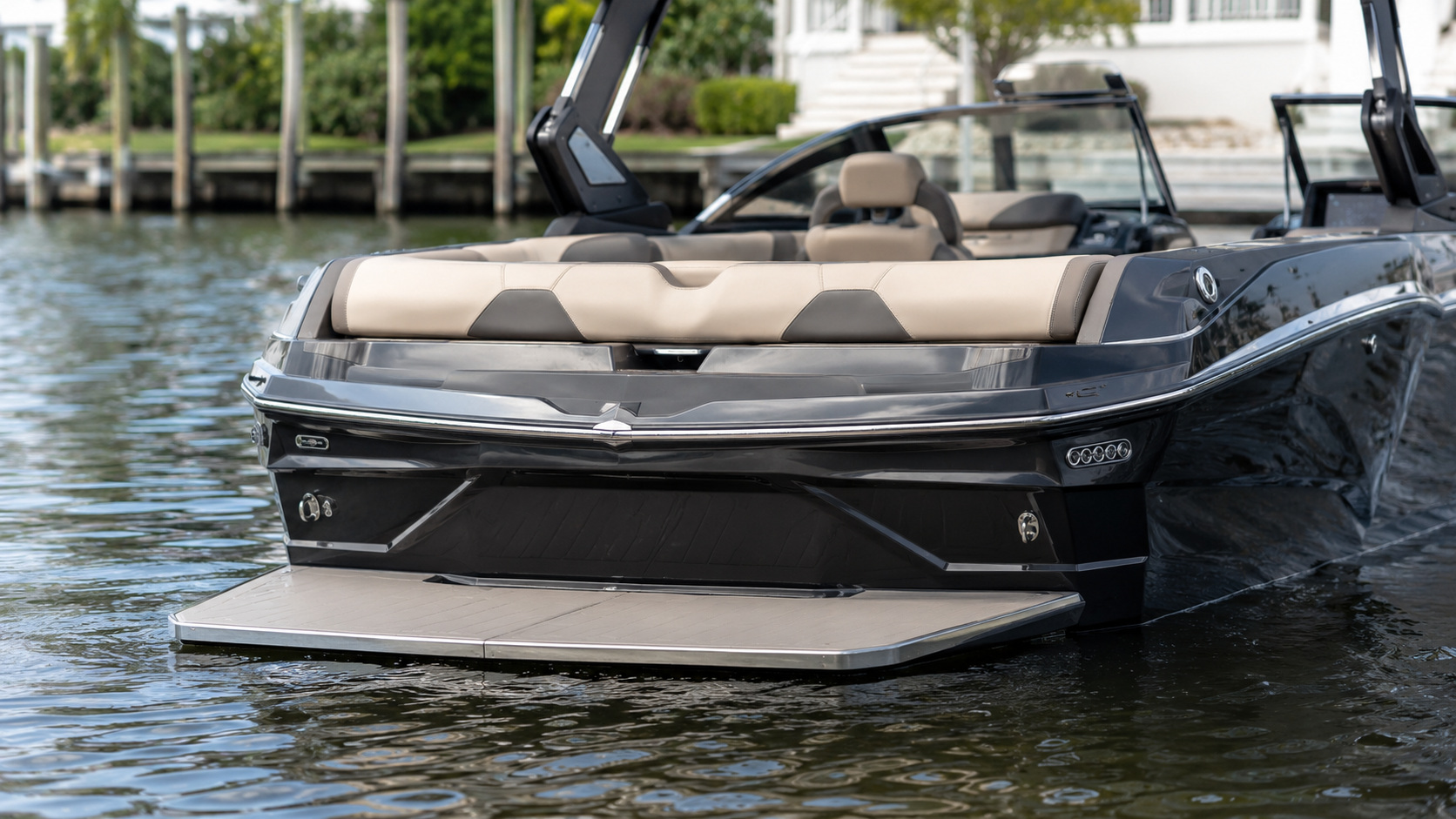 malibu boats mxz series 22 mxz transom platform detail 22