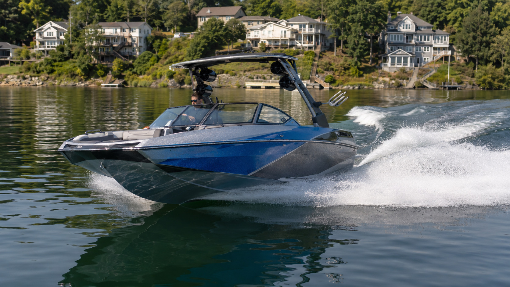 malibu boats mxz series hero running 01