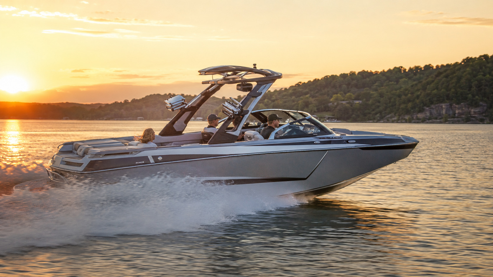 malibu boats mxz series hero running 19