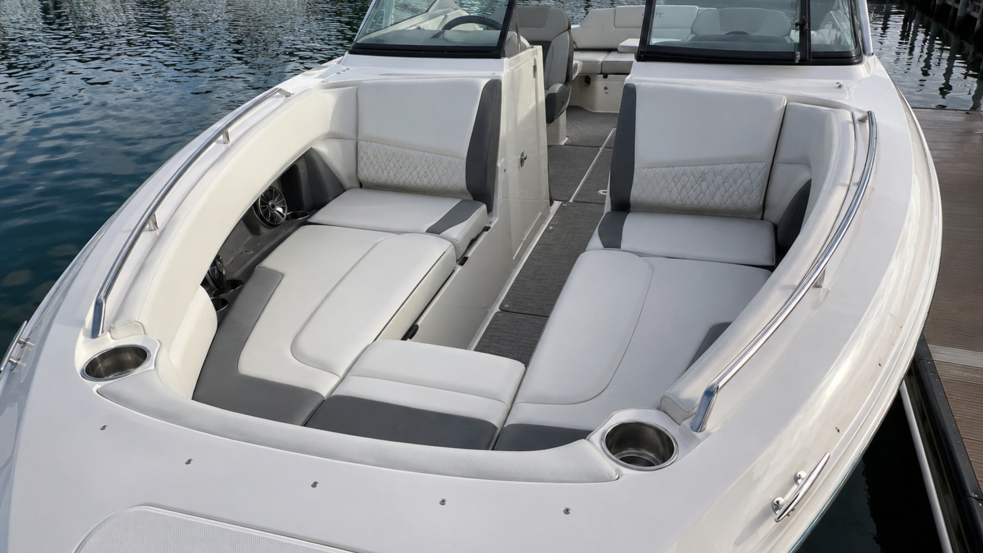 pursuit boats dc 246 bow lounge angle 06