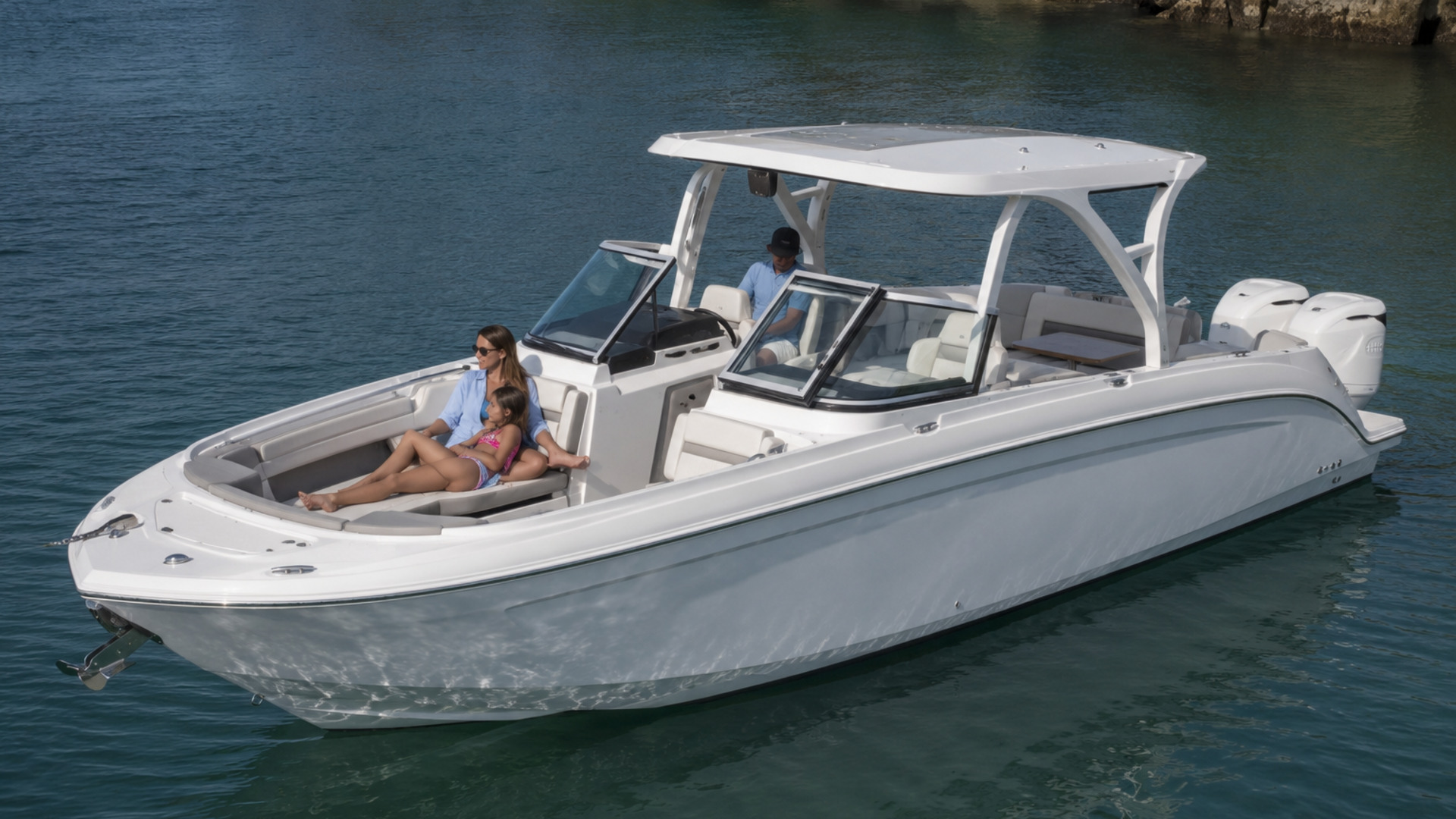 pursuit boats dc 286 anchored cove relaxing 18