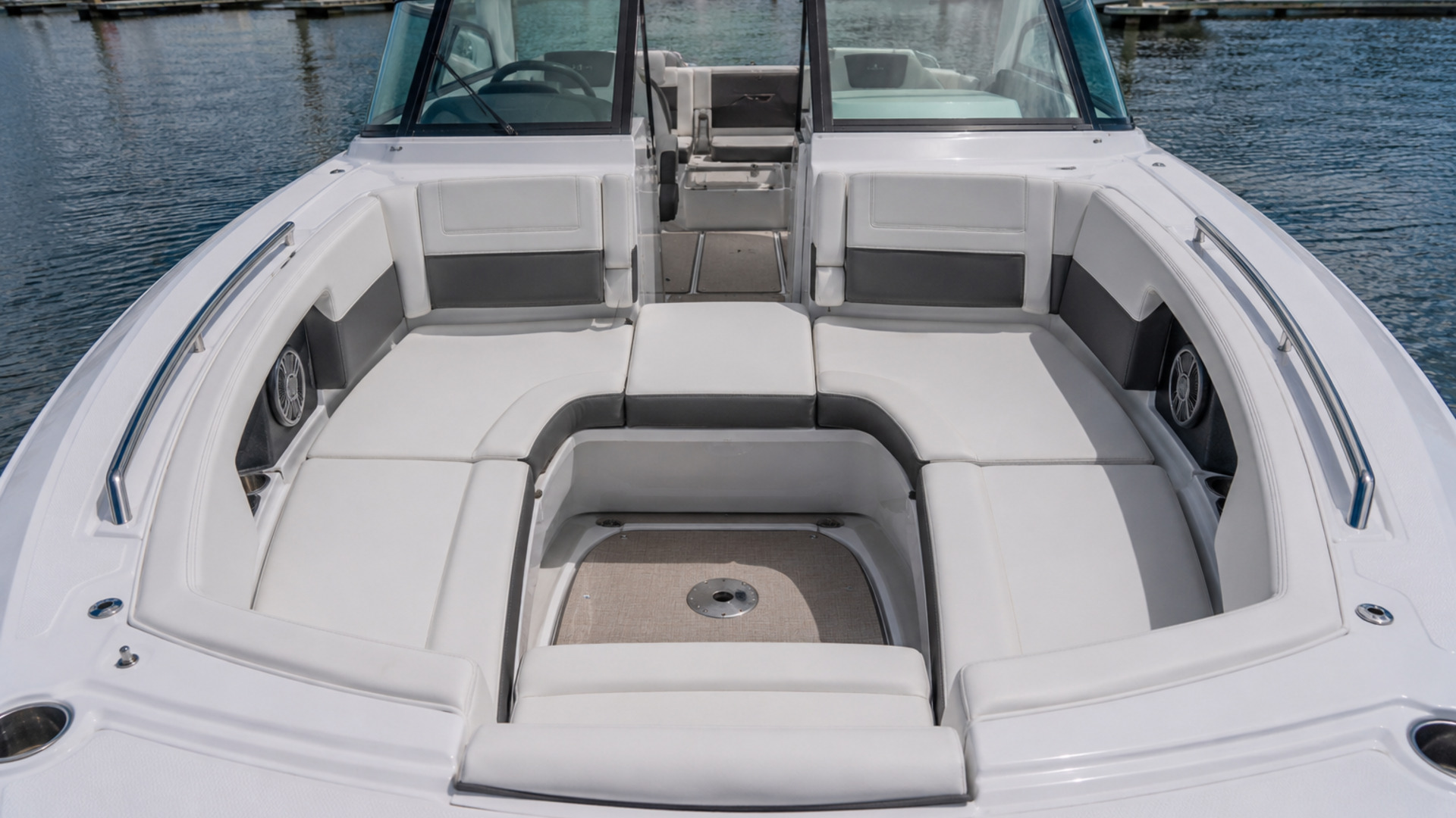 pursuit boats dc 326 bow lounge angle 06