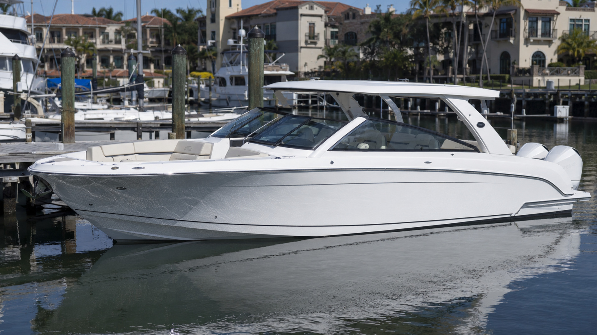 pursuit boats dc 326 dockside luxury profile 04