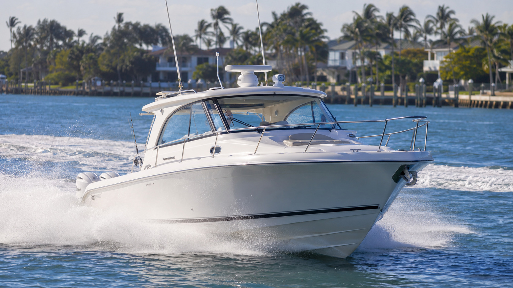 pursuit boats offshore hero running 01