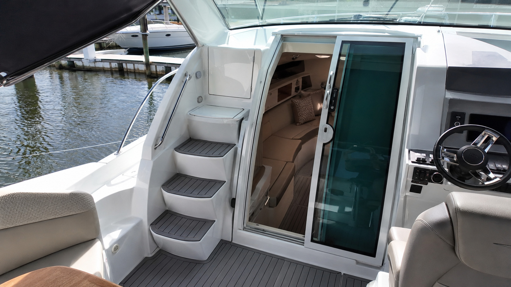 pursuit boats offshore os 325 cabin door companionway 19