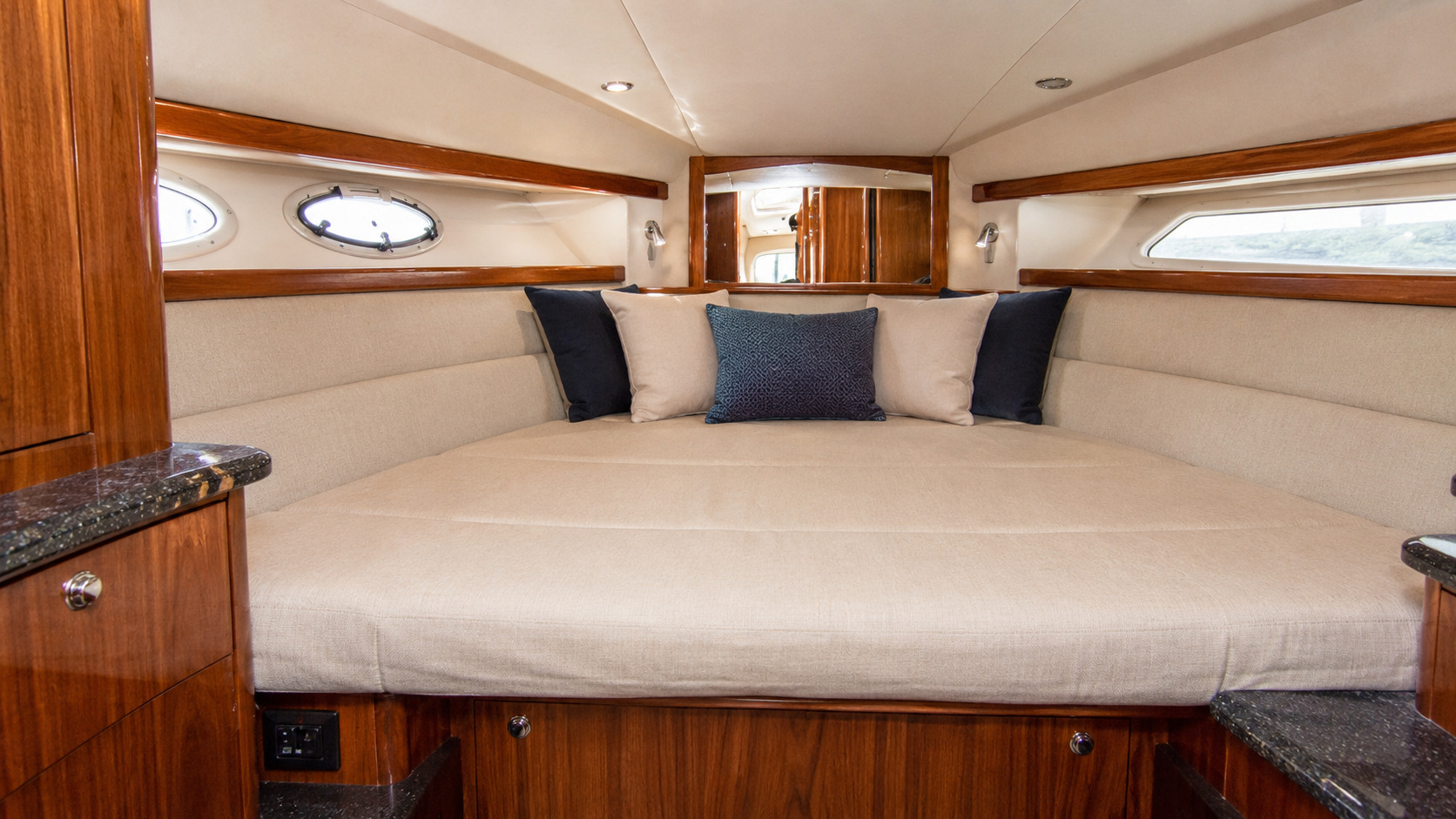 pursuit boats offshore os 445 berth sleeping angle 09